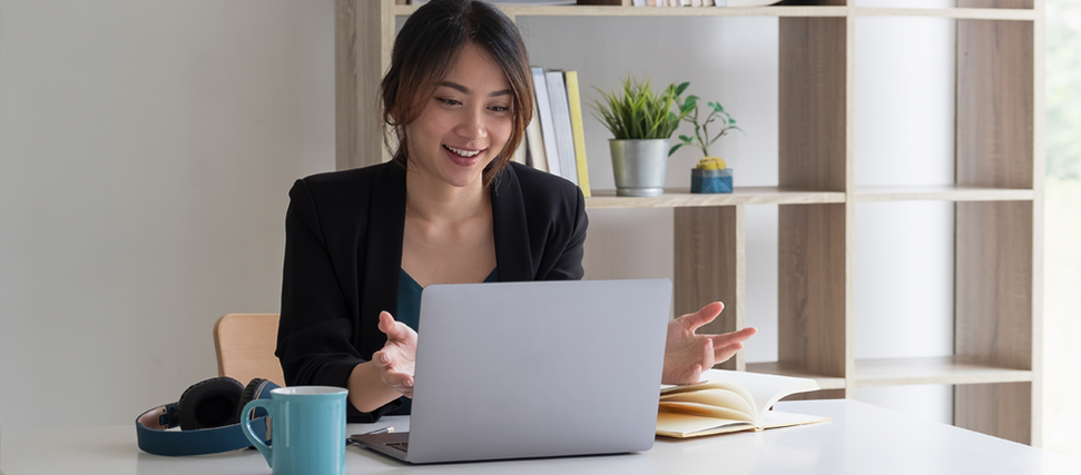 woman looking at fertility and infertility resources on the web